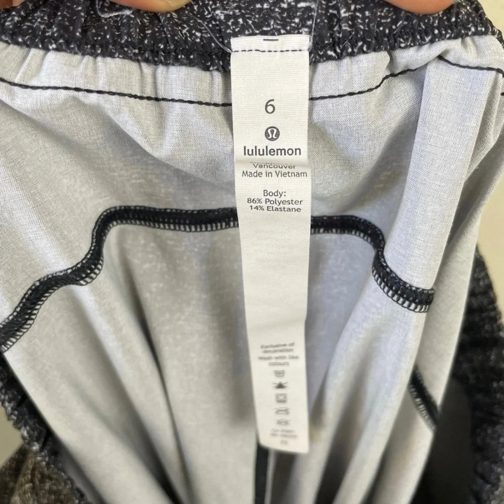 Lululemon Keep It Classic Crop White Noise Alpine White Black